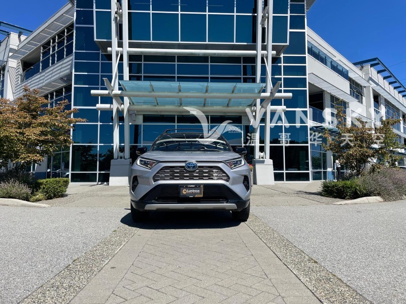 250908134543_2021 Toyota RAV4 XSE Hybrid Silver 08.jpeg